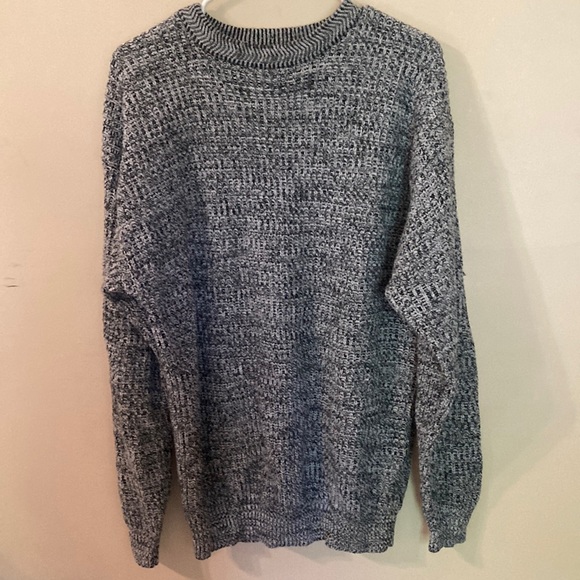Grey men’s Graphix sweater; size Large - Picture 1 of 2